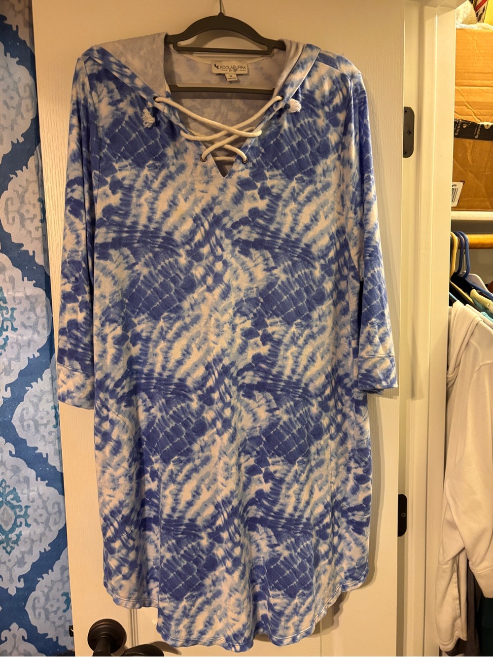 Koolaburra Blue and White Tie-Dye Lace-Up Hooded Tunic